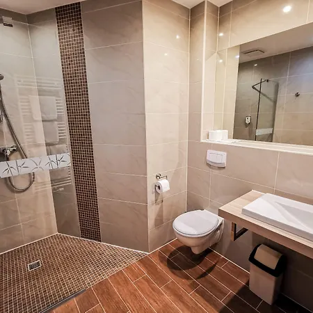 Wald-hotel Hotell Sellin (Rugen)