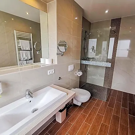 Wald-hotel Hotel Sellin (Rugen)