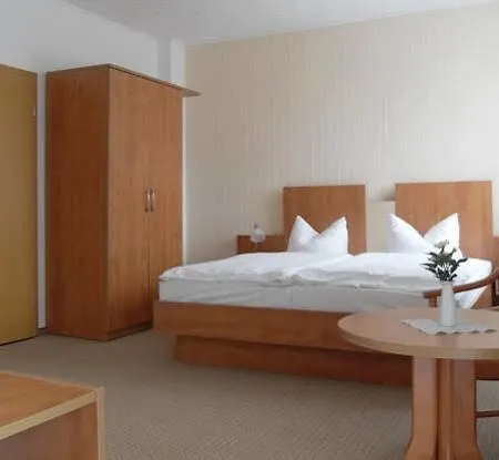 Wald-Hotel 3*