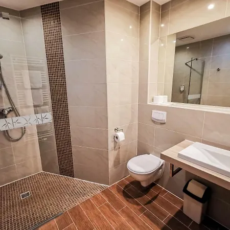 Wald-hotel Hotel Sellin (Rugen)